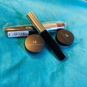 SOLD NEW,  bareMinerals 4 pc set: mascara, brush, glimmer and blush. FULL SIZES